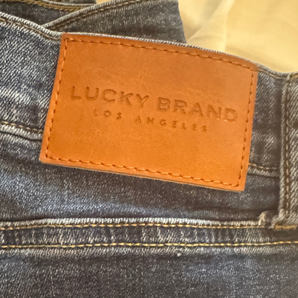 Lucky Brand Men's Denim Jeans with Brown Patch